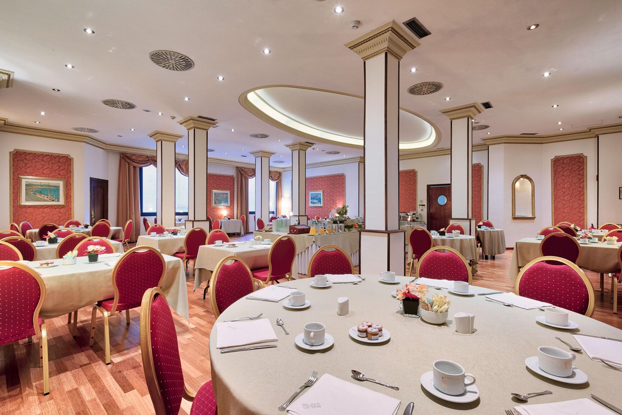 Roger De Lluria 4* Barcelona