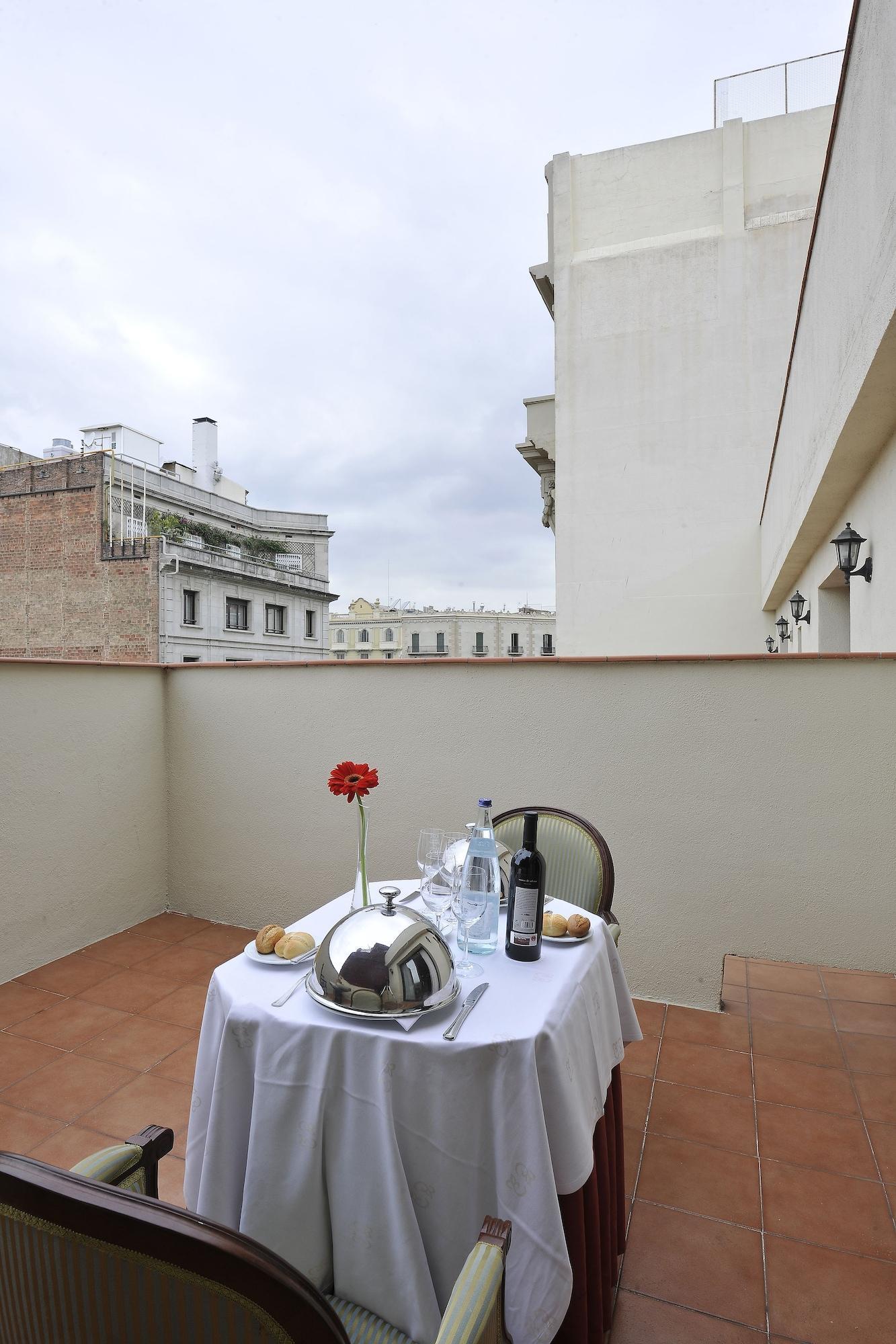 Roger De Lluria Hotel