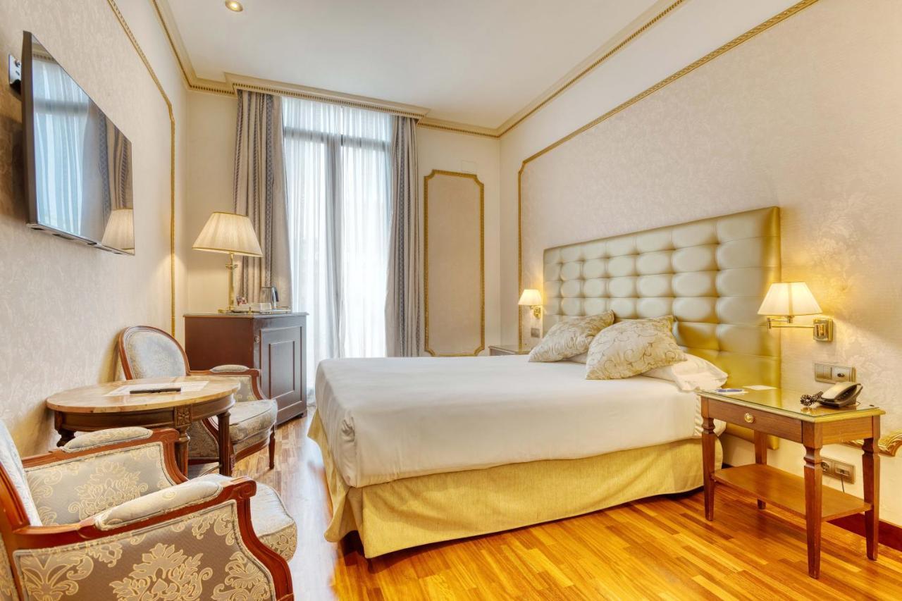 Roger De Lluria Hotel